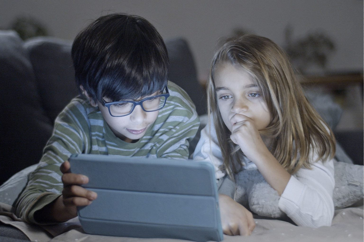 Kids looking at computer - California Family Council - California Family Council